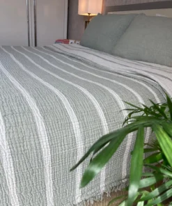 Müslin Çizgili Yatak Örtüsü Çağla Yeşili