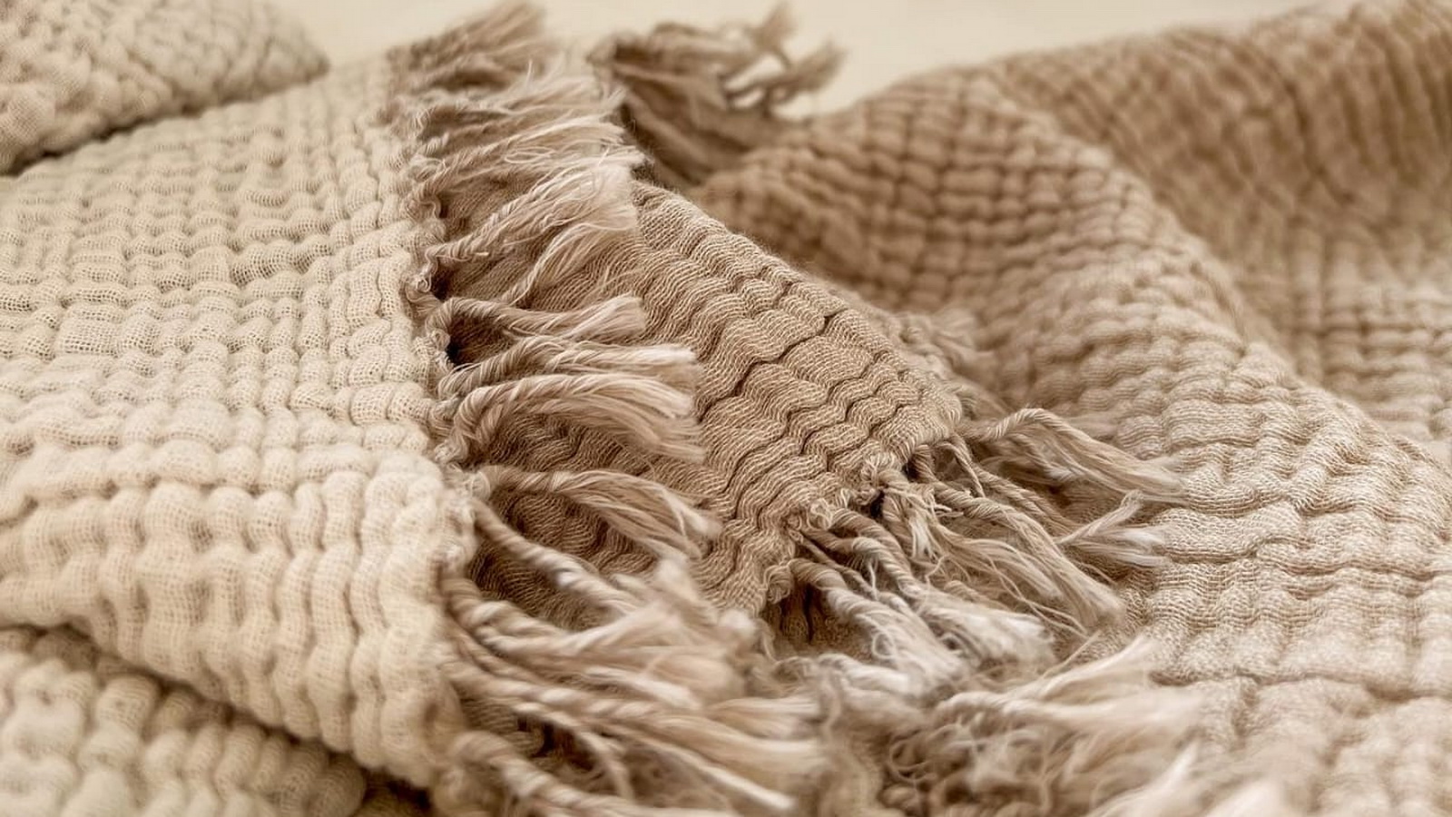 müslin yatak örtüsü kahverengi